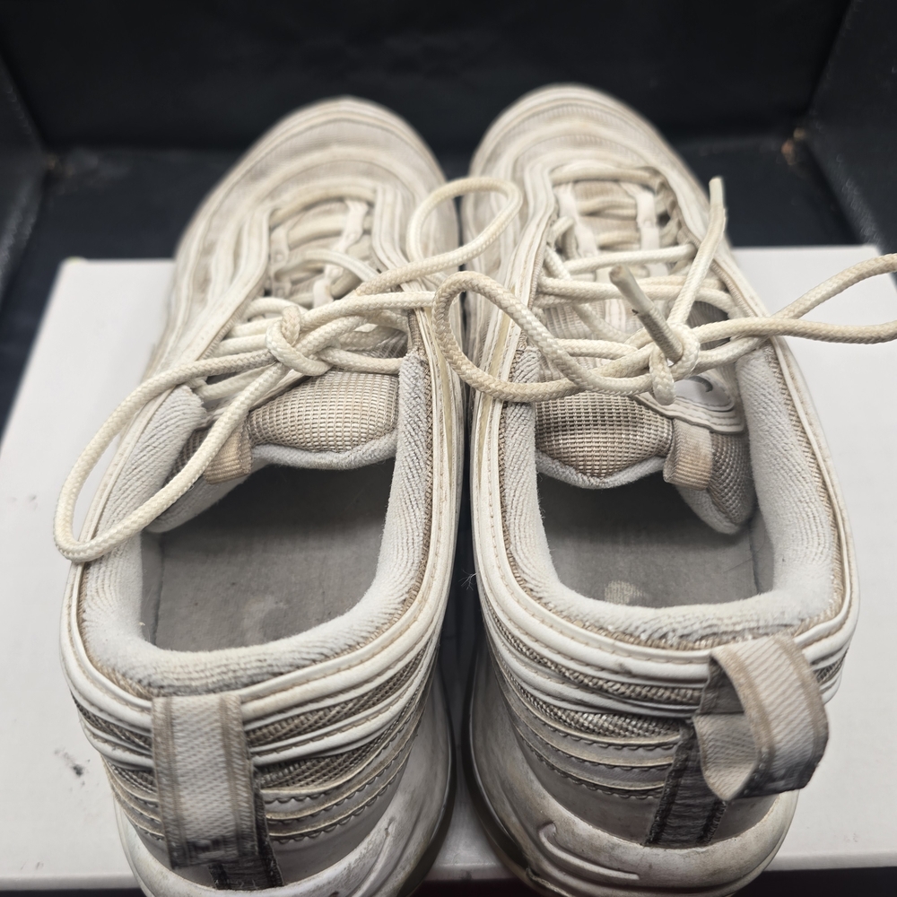 Nike Cream‎ Athletic Sneakers